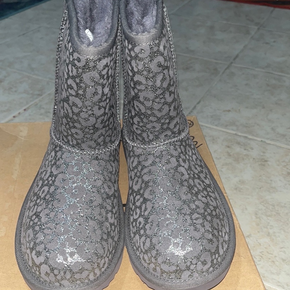 UGG CLASSIC II